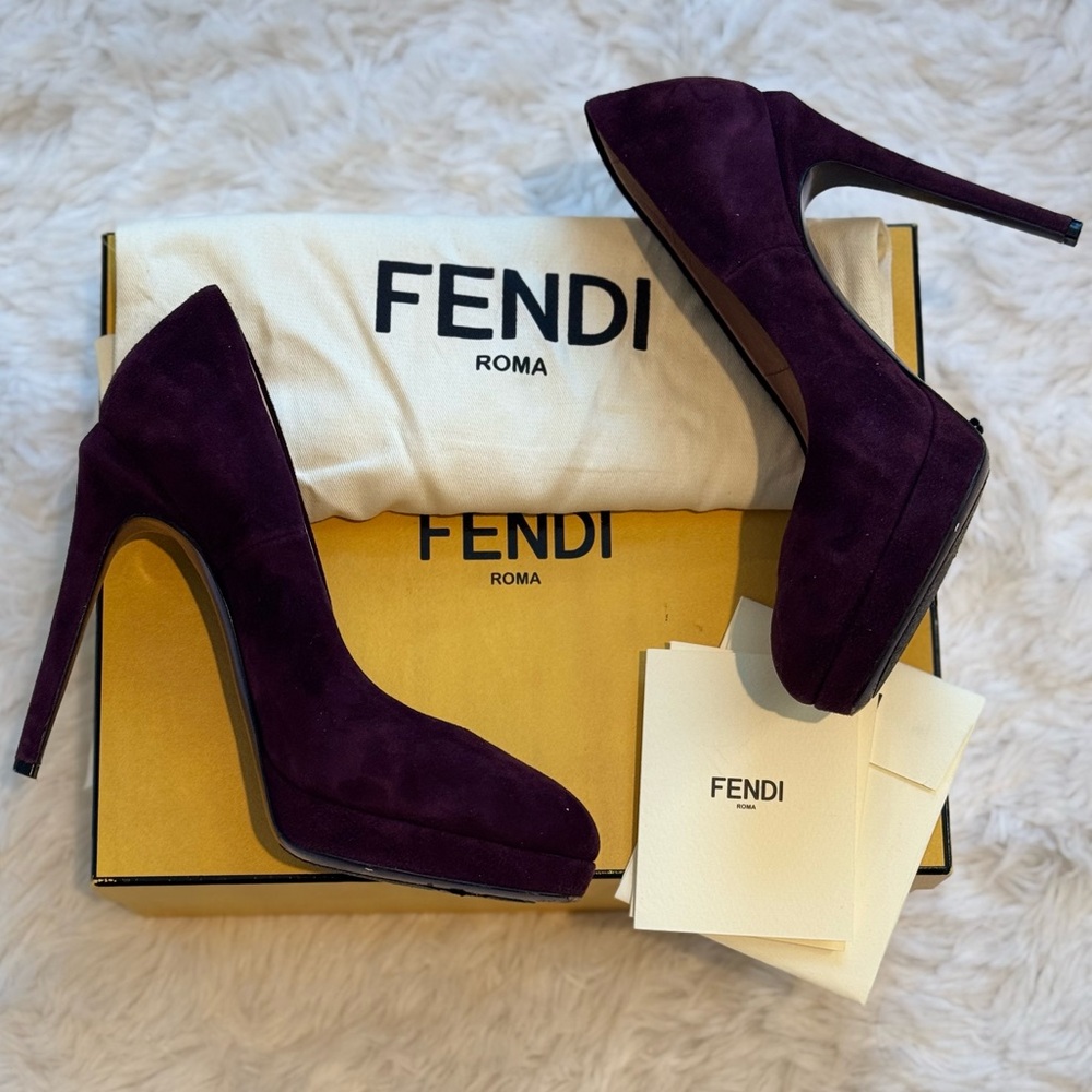 Fendi plum suede heels